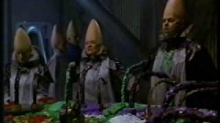 Coneheads - Dining Hall Scene