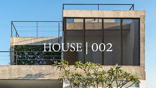 Modern Concrete Home 2500 sq ft Built on a Small Square Plot