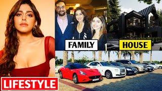 Alaya F Lifestyle 2024 bade miyaan chote miyaan Actress pam Family Biography Boyfriend