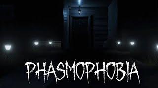 ДЕВУШКА ИГРАЕТ В PHASMOPHOBIA