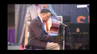 Ramsey Lewis Performs Full Concert Live @ Baldwin Hills Crenshaw Plaza 2013