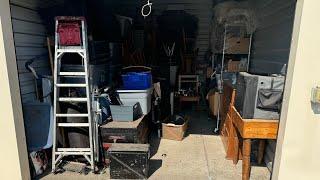 Abandoned Storage Locker Treasures Found.. TREASURE CHEST Finds