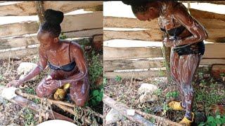 lNCREDIBLE‼️African village girl bath outdoorsomeone was witching......