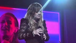 Kelly Clarkson performs Me at the Chemistry Residency in Las Vegas on 123023.