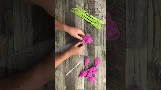 Deco Mesh Tulip Wreath Bouquet - Shorts - Wreath DIY - Easy DIY - #tulip