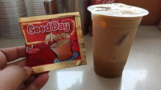 Minuman kekinian Es kopi Good Day Mocacinno dicampur dengan susu