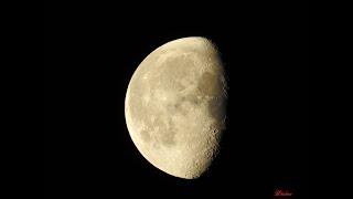 #Moon #WaningGibbous on a Distance 379 079 Km. with 72% Illuminated at 428 am