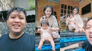 DENNY CAKNAN BERENANG DI KOLAM DI TEMANI BELLA BONITA DAN ANAKNYA YANG LUCU 