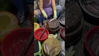 Live Fish Cutting at Sadamco Fish Market in Cambodia 