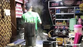 TEH TARIK TERLARIS DI JOGJA SELALU RAMAI PENGUNJUNG SETIAP MALAM