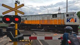 Railroad Crossing  Random 6 Perlintasan Kereta Api