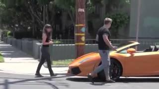 Lamborghini -yle qiz tutmaq