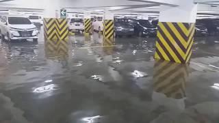 Banjir Di Area Parkir Rita SuperMall Tegal