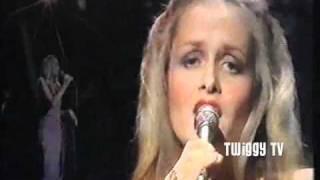 TWIGGY - HERE I GO AGAIN live TOTP 1976