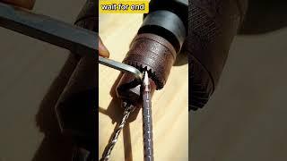 How to unscrew a drill bit without a wrench  #tips #tricks