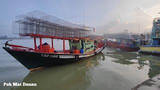 nelayan bubu dan pukat jerut di jeti perikanan Pulau Kambing Terengganu