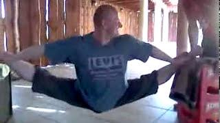 Jacek Malinowski stretching splits training