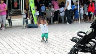 Korean baby dancing to Oppa Gangnam Style