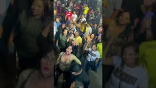 DEU NAMORO ISSO SIM KKKK AS OLHADAS DOS CARAS #gratidão #viral #comenta #pizeiro #dance