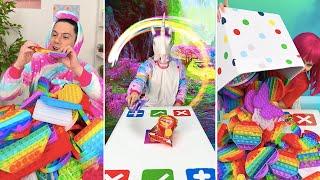 THIS UNICORN IS THE MASTER OF POP ITS  FUN TRADING FIDGET TOYS GAMES BY SMOL TOK