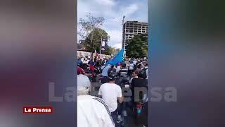 Oposición abarrota las calles de Venezuela en cierre de campaña