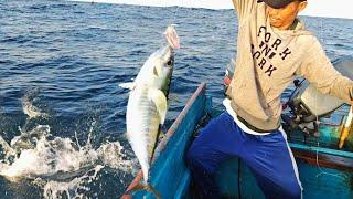 Umpan Bulu-bulu dengan Tehnik tradisional strike Non Stop - mancing Ikan Cakalang & Tuna