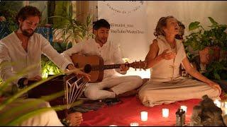 Maitri - DurgaJaya Jagatambe En vivo