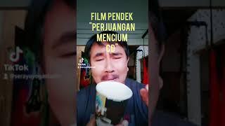 Akhirnya Aku Bisa Cium Celana Dalam