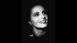 Amália Rodrigues  abandono