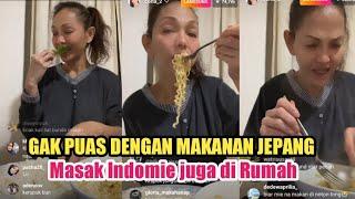 25 Oktober 2022Live Bunda Corla Pagi ini gak puas dengan makanan Jepang Mask Indomie juga di Rumah