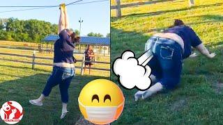 Try Not To Laugh With Top Funniest Farts and Fails Of The Week April - Funny Pets Moments #2