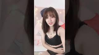 Hotgirl mặc bikini ren xinh đẹp