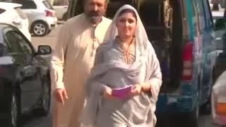 OFFICIAL VIDEO HD   Leaked Video Ayesha Gulalai PTI Member Showing Her BBS in Public 2017