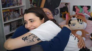 Voghelita abbraccia suo padre dopo 3 mesi