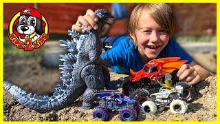 Monster Jam Toy Trucks - Dragonoid Plays at Lizard Park Calebs Bearded Dragon BIRTHDAY SPECIAL