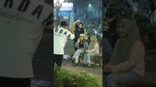 PRANK JAHILIN CEWEK BIKIN NGAKAK #funny #viral #lucu #prank #short #shorts