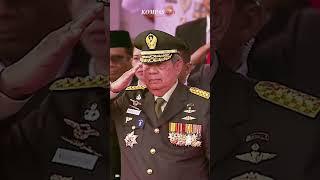 Momen SBY Berseragam Militer Lengkap dengan Bintang 4 di Pundak