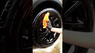 Meguiars Hot Shine Tire Dressing Application