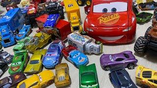 【lightning mcqueen toys collection】おもちゃのトミカカーズのラウール、トッド、はたらくくるま