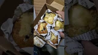 makan blueberry muffins enak #muffins #blueberry #eat #eating #shortvideo #shorts #makan #edit #enak