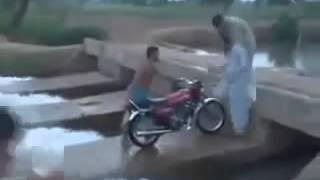 very funny clip pakistani hahahaha