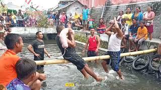 Lomba pukul bantal diatas sungai versi bapak bapak