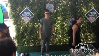 Grant Gustin at the 2016 Teen Choice Awards