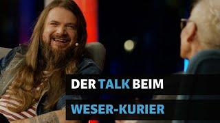 Bärbel Schäfer hatte beim WESER-Strand-Talk Versengold-Sänger Malte Hoyer zu Gast