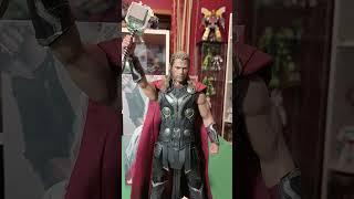 Hot Toys Thor - Avengers Age of Ultron