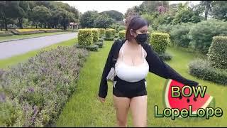 Di taman susu gede tanpa bra jalan-jalan #5