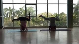 Jilbab hot Rini Renata  yoga melenturkan tubuh
