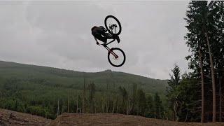 DYFI BIKE PARK new bits & Burgers Flowstate -  SUCH AN EPIC DH track