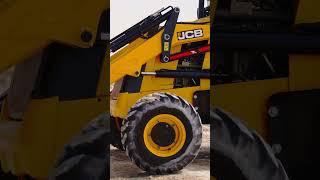 Operating made easy the new JCB 3CX Backhoe Loader