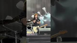 Johnny Depp singing David Bowies’ ‘Heroes’ Pinkpop 2023